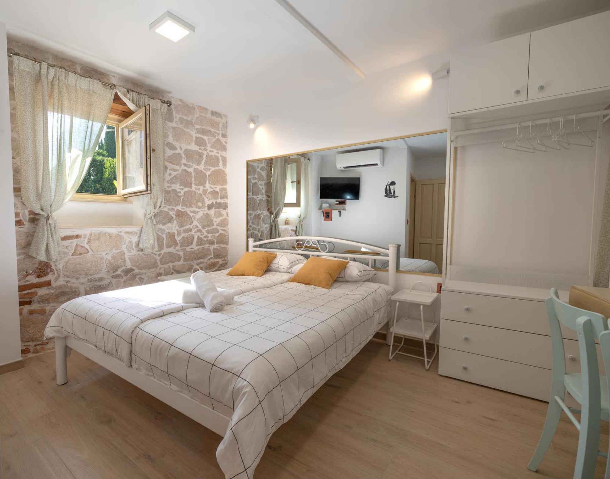 4two -old Town - Groundfloor Apartment Rovinj